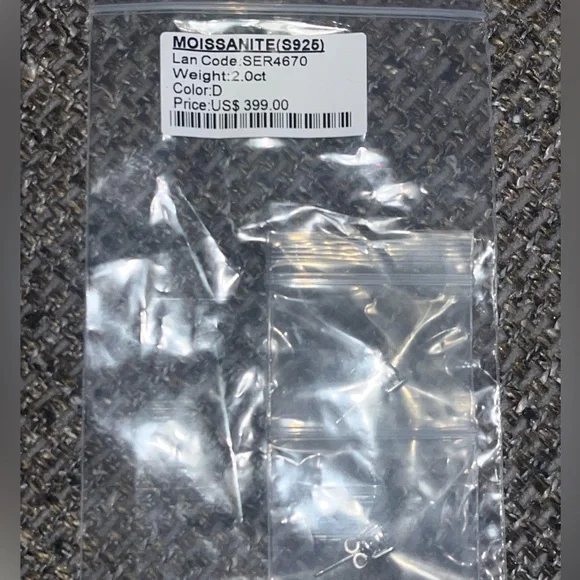 Brand new Moissanite 2.0 carat .925 Studs - Picture 9 of 9